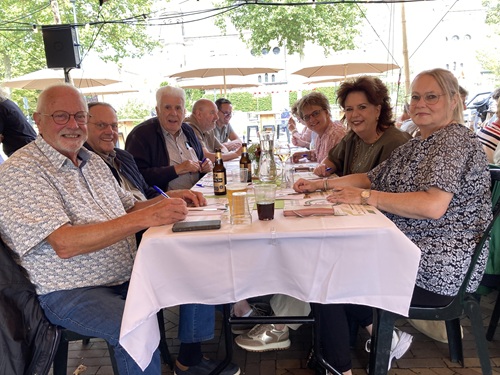 20260822 LOT UIT LOTERIJ WIE ER TEGENOVER JE ZIT